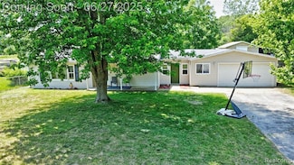7451 Johnson Rd, Flushing, MI 48433