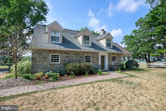 28 Hellers Church Rd, Leola, PA 17540