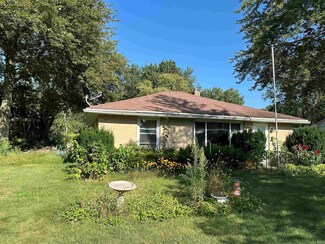 908 Westwood Dr, Goshen, IN 46526