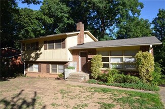 919 Log Cabin Rd, Charlotte, NC 28213
