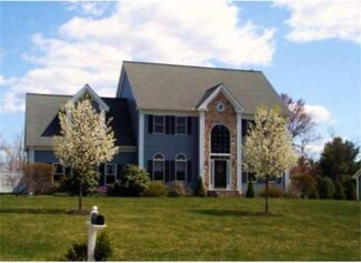 41 Commonwealth Cir, Leominster, MA 01453