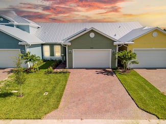 2005 Bridgepointe Cir Unit 98, Vero Beach, FL 32967
