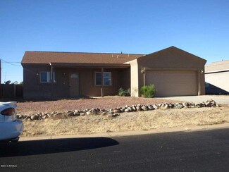 445 Reizen Dr, Morristown, AZ 85342