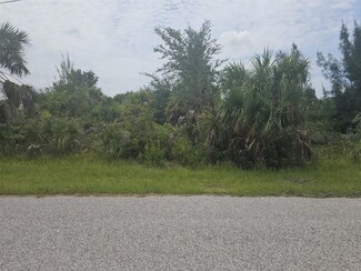 8233 Arlewood Cir, South Gulf Cove, FL 33981