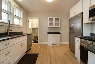 826 Granger Ave, Ann Arbor, MI 48104