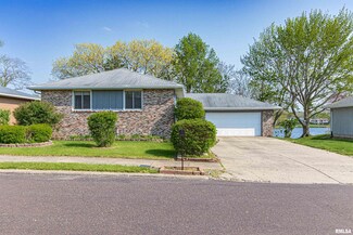 2006 Highwood Ave, Pekin, IL 61554