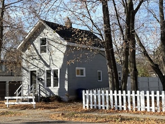 217 Mill St, Oshkosh, WI 54901