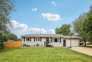 423 W Walnut St, Baraboo, WI 53913