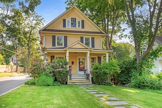 67 W Neck Rd, Huntington, NY 11743