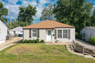 1108 Perry St, Saint Charles, MO 63301