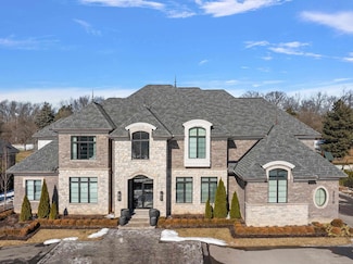2816 Turtle Grove Ct, Bloomfield Hills, MI 48302