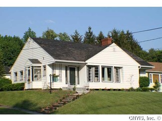 201 Hancock Dr, Syracuse, NY 13207