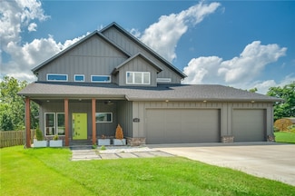 612 S 58th Ct, Rogers, AR 72758