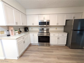 210 Teal Trace Unit 210, Cleveland, OH 44124