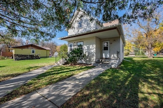 911 NW 8th St, Grand Rapids, MN 55744