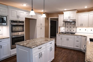 4308 NE 61st Ct, Kansas City, MO 64119