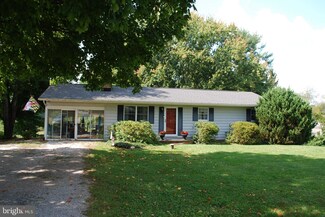 2120 Paddock Ln, Finksburg, MD 21048