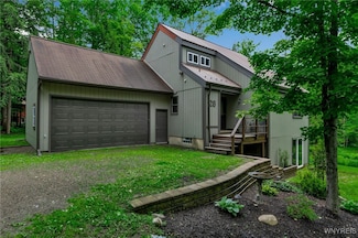 28 Woodstock Rd, Glenwood, NY 14069