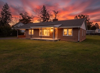 403 Market St, Peterstown, WV 24963