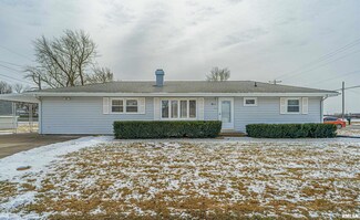811 21st St, Lincoln, IL 62656