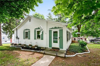 7017 Quaker Rd, Orchard Park, NY 14127