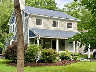 901 Sleepy Hollow Rd, Athens, NY 12015