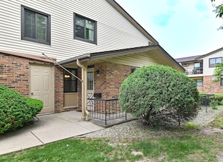 4502 S Greenridge Cir Unit 4502B, Milwaukee, WI 53220