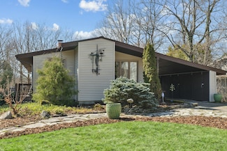 2349 Eastcleft Dr, Columbus, OH 43221