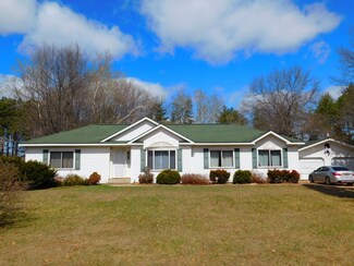 5411 Pine Ln, North Branch, MN 55056
