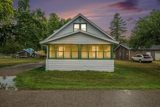 311 Delano St, Ionia, MI 48846