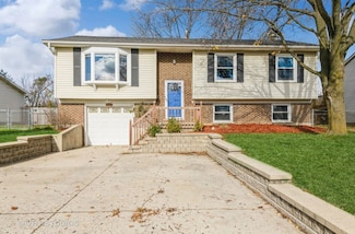 980 Brush Hill Ln, Lake Zurich, IL 60047