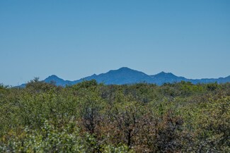 8040 W Redrock Rd, Wilhoit, AZ 86332