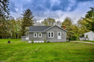 1747 Faye Rd, Akron, OH 44306