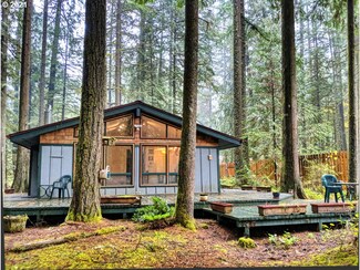 24640 E Arthur Hailey Rd, Rhododendron, OR 97049
