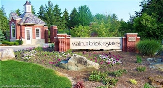 2530 South Blvd W, Rochester Hills, MI 48309