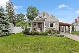 64 Remson St, Valley Stream, NY 11580