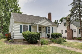305 W William St, Champaign, IL 61820