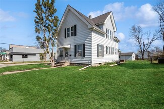 1901 J St SW, Cedar Rapids, IA 52404