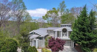 2925 Debra Dr, Raleigh, NC 27607