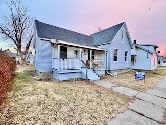 1128 White St, Port Huron, MI 48060