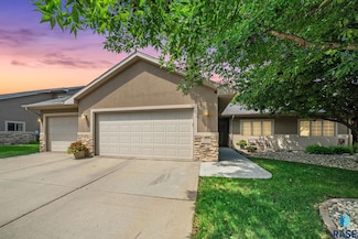 722 E 70th Place, Sioux Falls, SD 57108