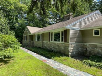 11 Knight St, Sanford, ME 04073