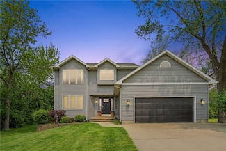 2098 Litchfield Dr, Hiawatha, IA 52233