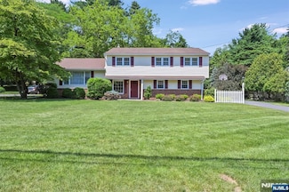 90 Maria Dr, Hillsdale, NJ 07642