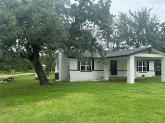 210 Highcrest Dr, Granite Shls, TX 78654