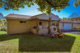 6479 Tuscarawas Rd, Midland, PA 15059