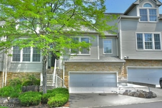 3 Skyview Dr, North Haledon, NJ 07508