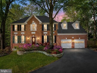 8106 Glenhurst Dr, Fairfax Station, VA 22039