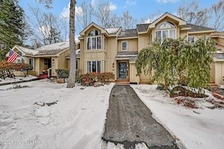 846 Crest Pines Ln, Pocono Pines, PA 18350