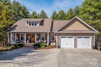 3015 Hickory Nut Trail, Hendersonville, NC 28739